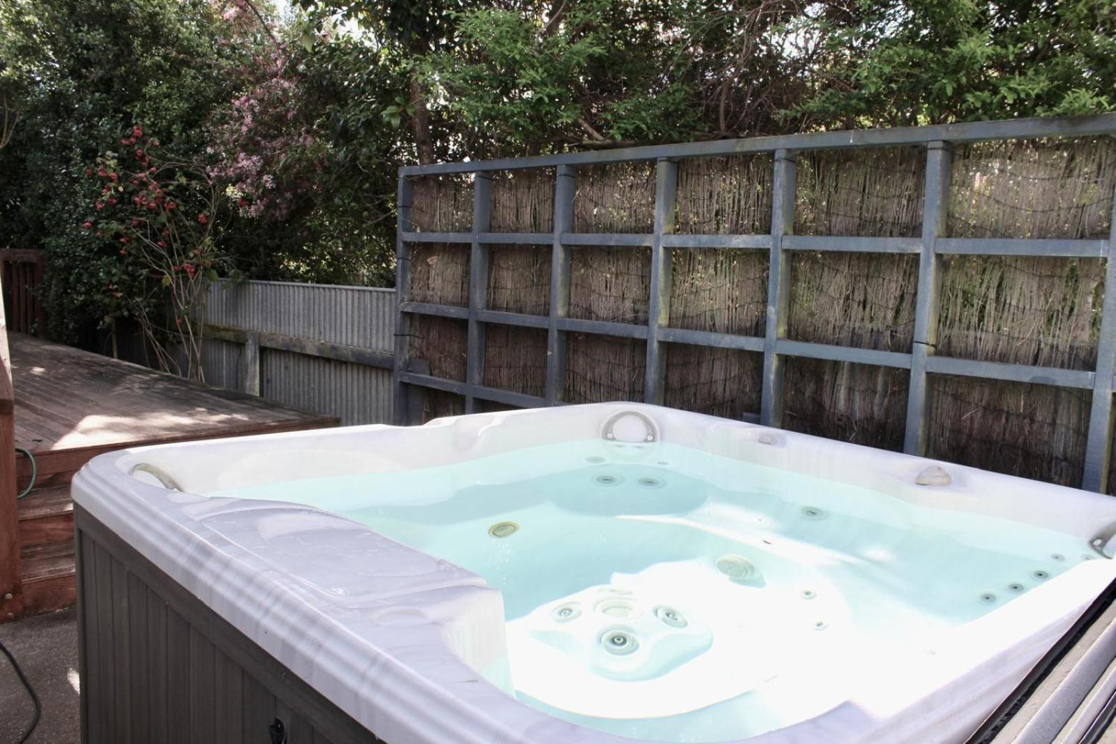 5-Min Walk To Village - Havelock North Holiday Home With Spa Pool Exterior foto